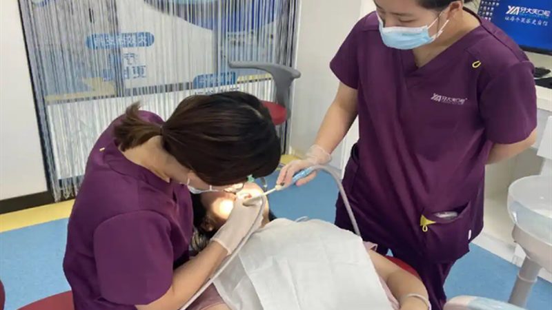 老人镶牙新选择：BPS吸附性义齿的性价比考量